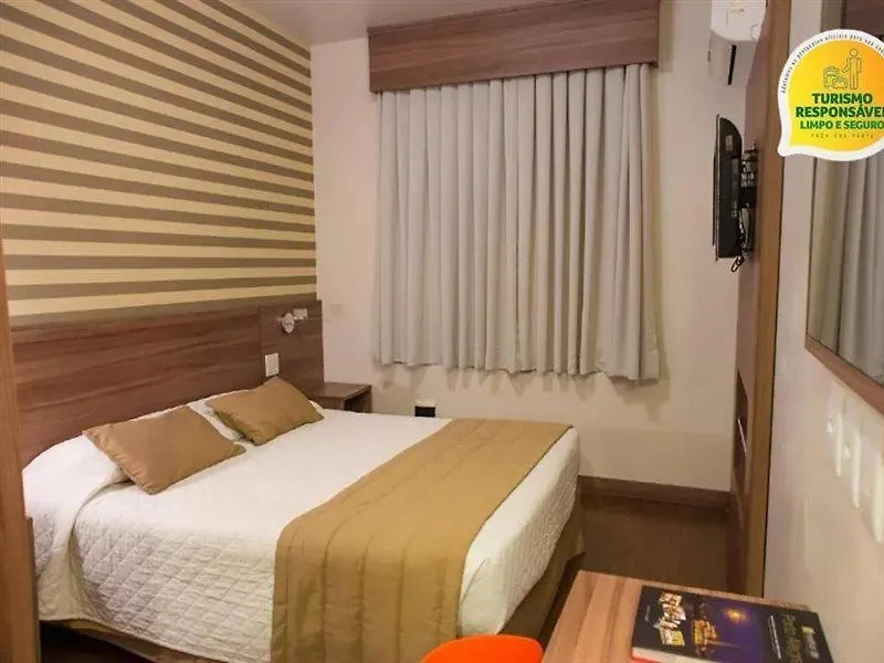 Hotel Continental Business - 200 Metros Do Complexo Hospitalar Santa Casa Porto Alegre 3*,