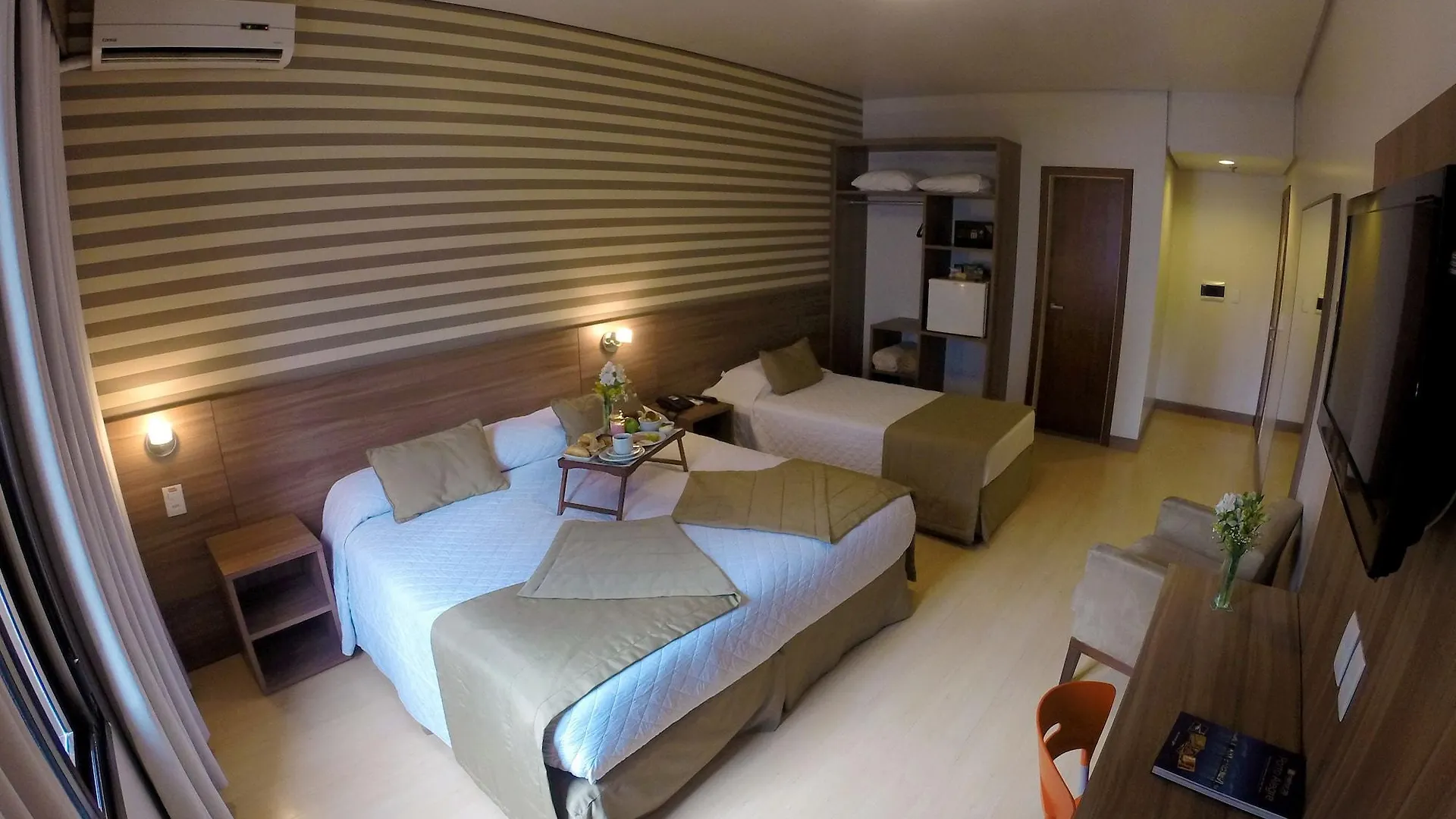Hotel Continental Business - 200 Metros Do Complexo Hospitalar Santa Casa Porto Alegre 3*,