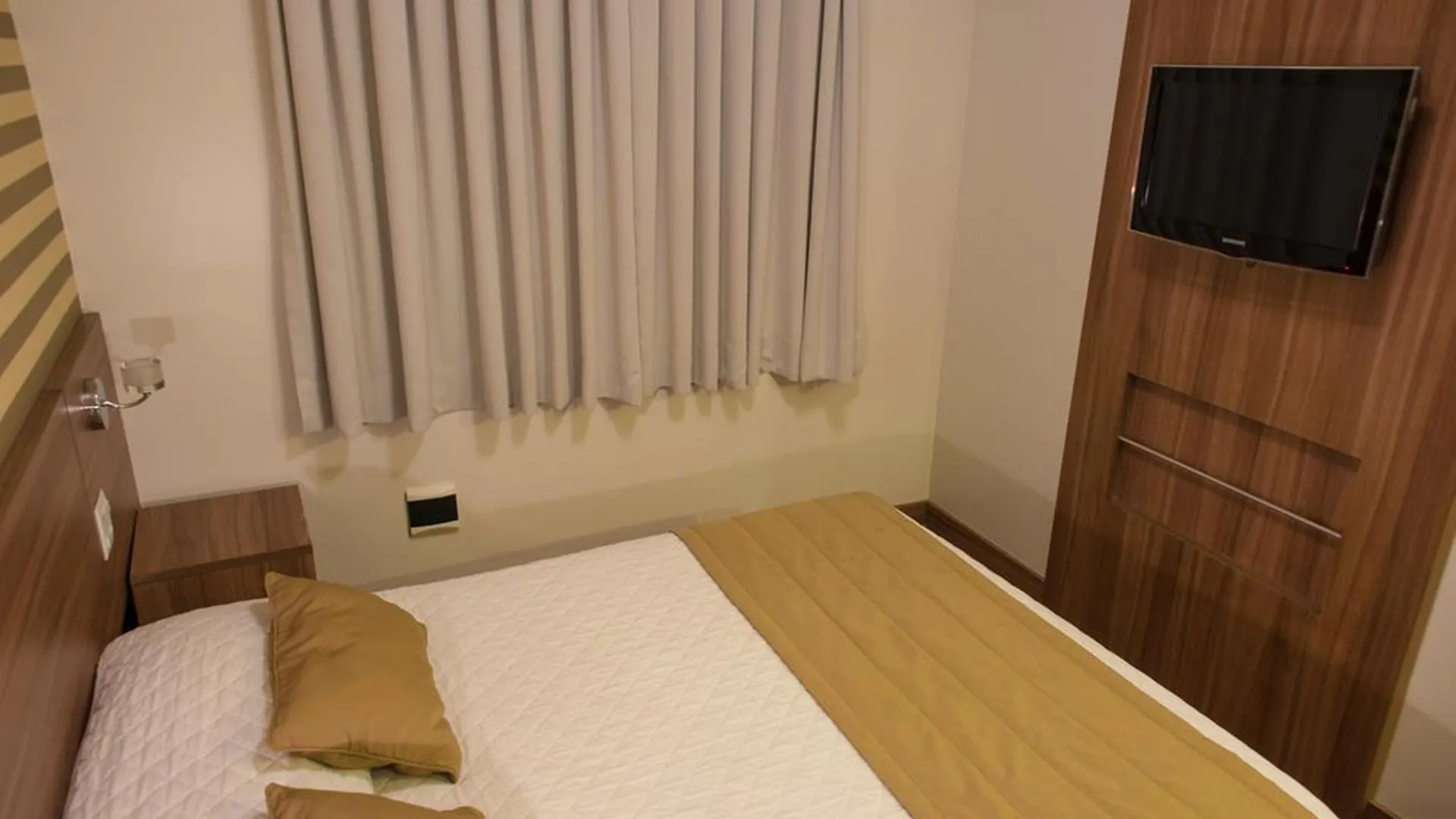 Hotel Continental Business - 200 Metros Do Complexo Hospitalar Santa Casa Porto Alegre