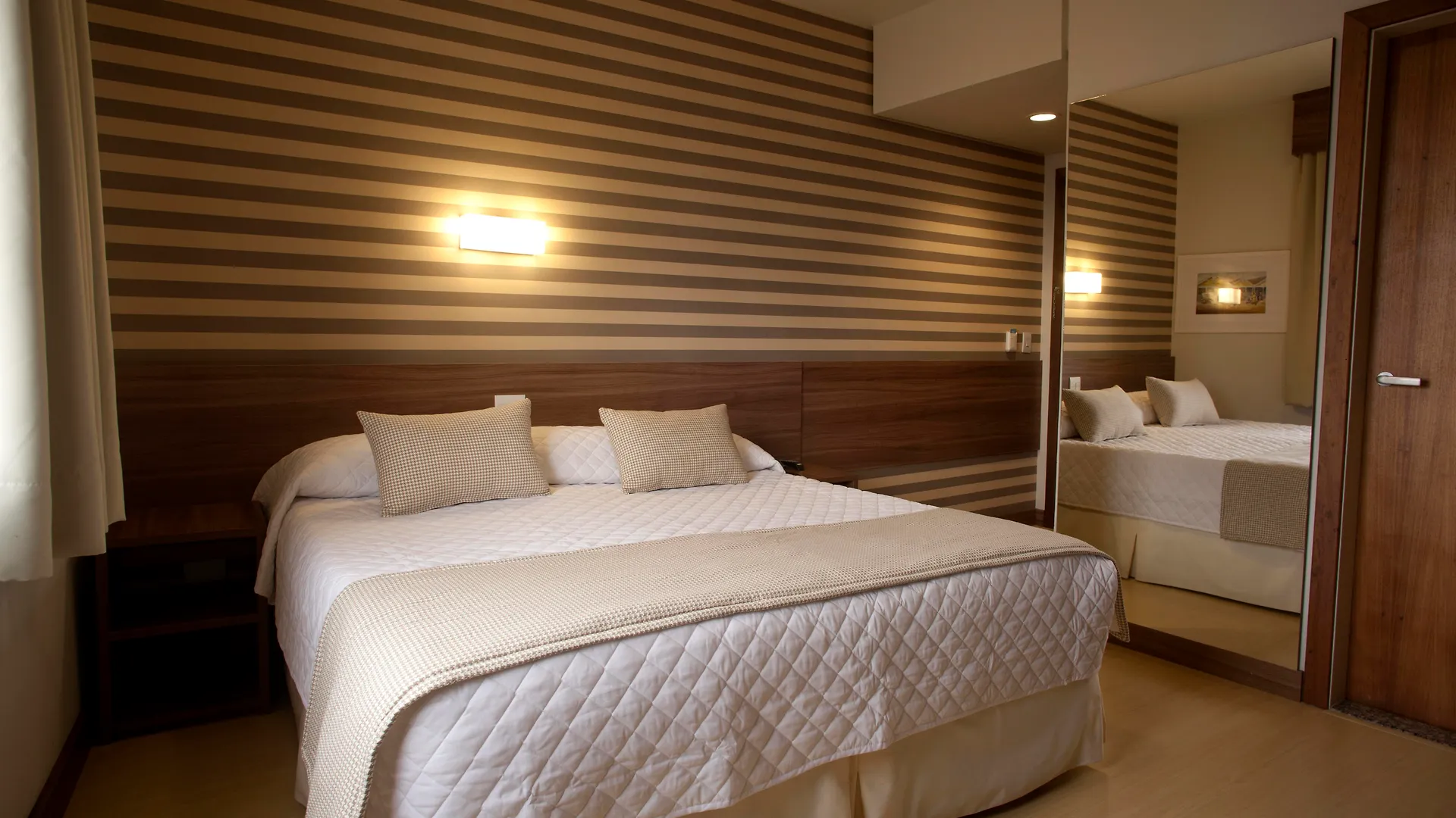 Hotel Continental Business - 200 Metros Do Complexo Hospitalar Santa Casa Porto Alegre