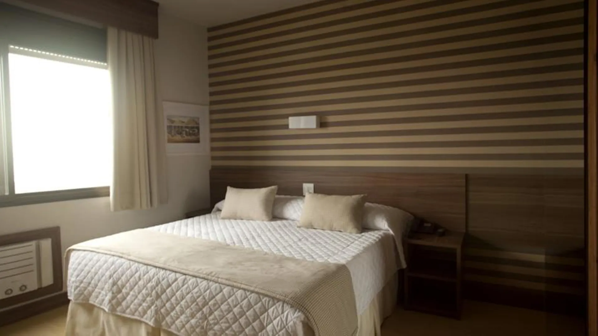 Hotel Continental Business - 200 Metros Do Complexo Hospitalar Santa Casa Porto Alegre Brezilya